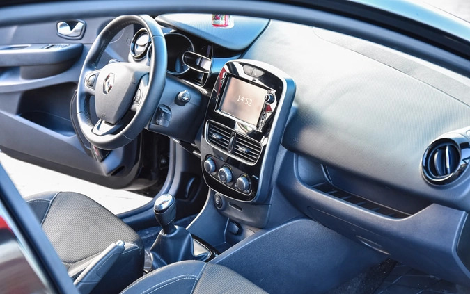 Renault Clio cena 38000 przebieg: 67300, rok produkcji 2018 z Wrocław małe 67